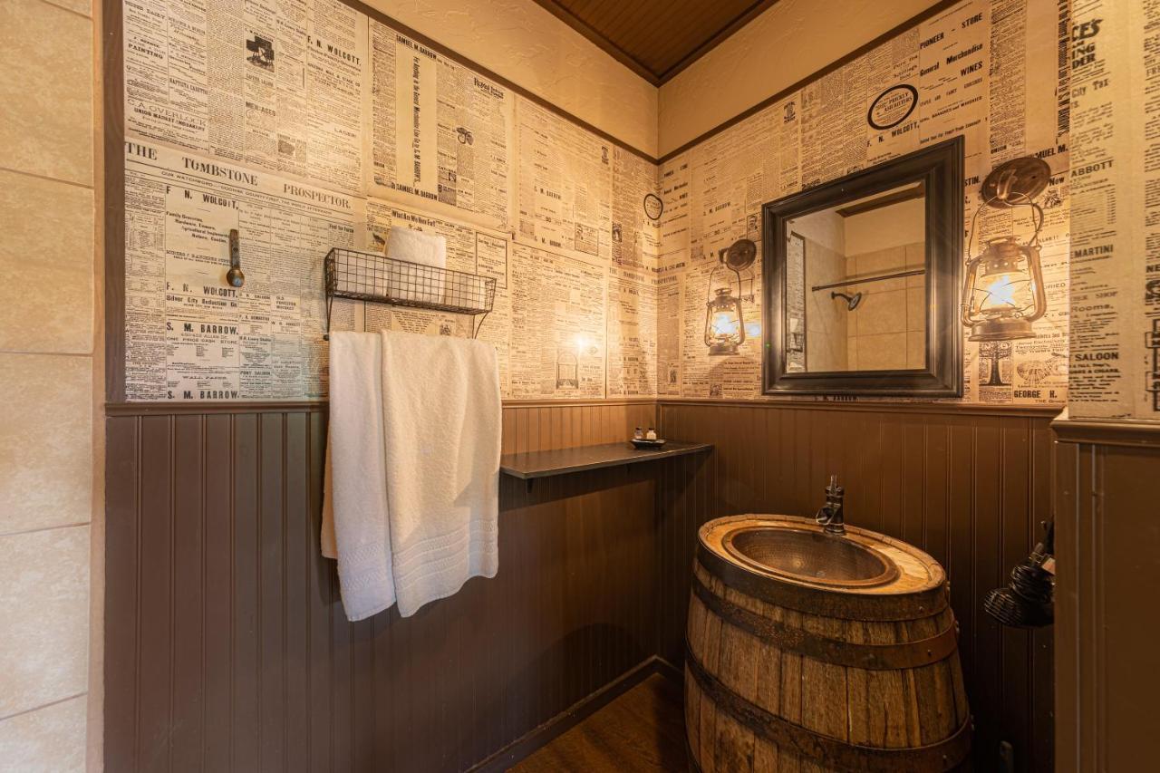-Pet Friendly- Miners Cabin #6 - King Bed With Private Balcony Tombstone Dış mekan fotoğraf